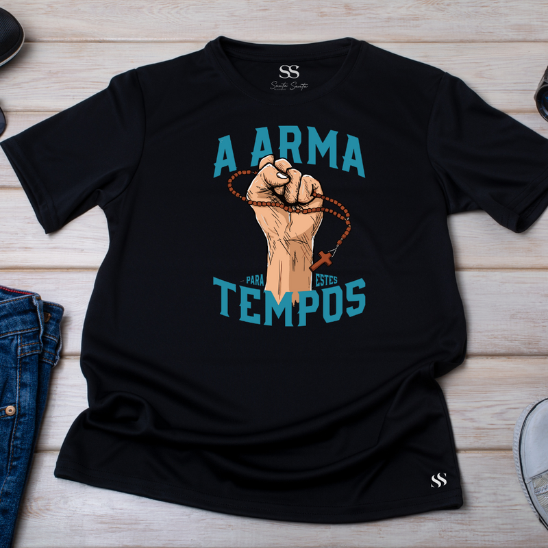 Camiseta Masculina Preta Arma Desses Tempos