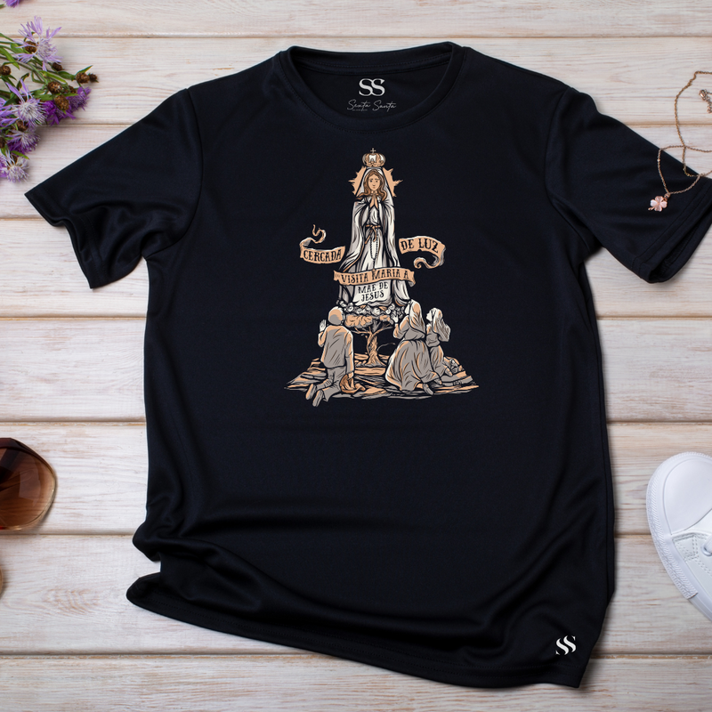 Camiseta Feminina Preta Cercada De Luz