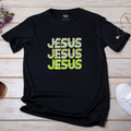 Camiseta Feminina Ele Ama, Perdoa E  Salva