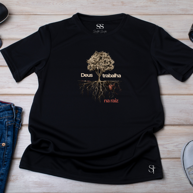 Camiseta Masculina Deus Trabalha Na Raiz