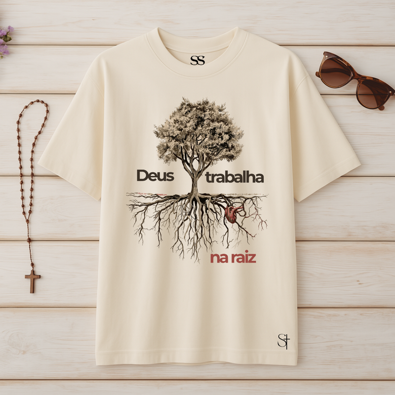 Camiseta Oversized Deus Trabalha Na Raiz